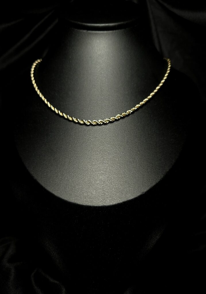 TWISTED LAMINATED GOLD NECKLACE