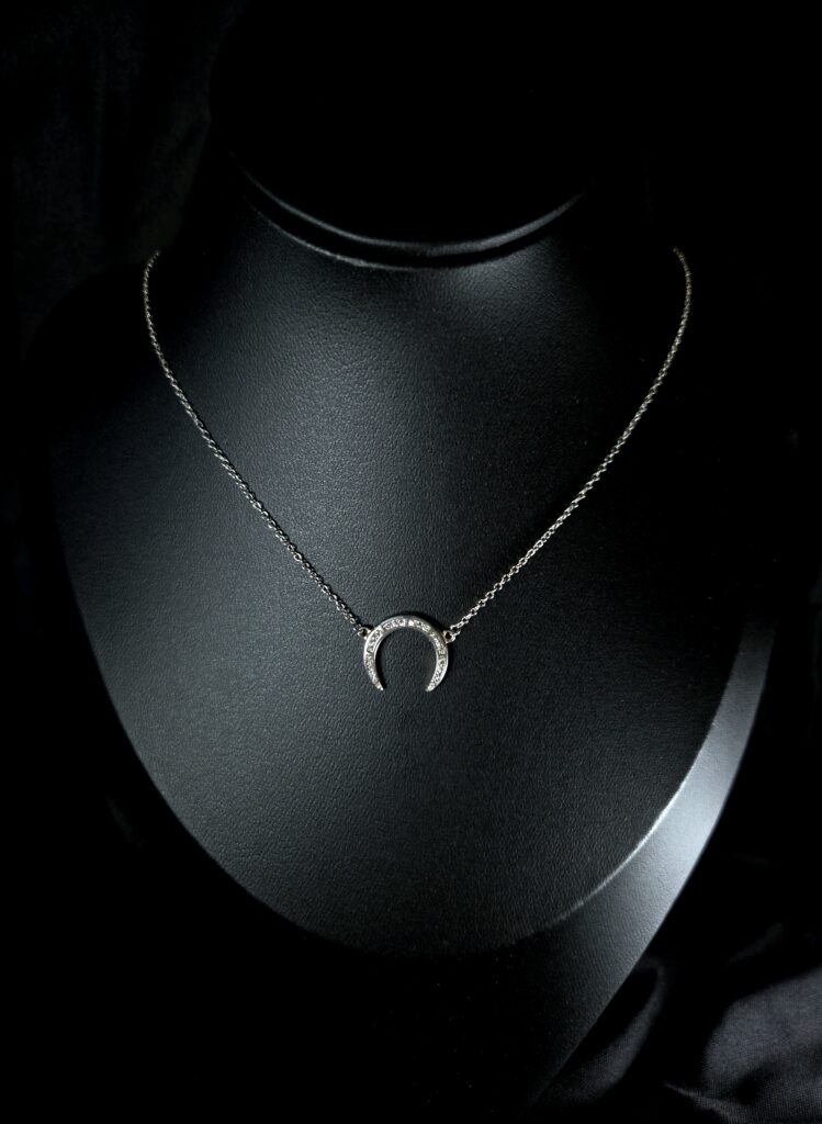 STERLING SILVER MOON NECKLACE 925