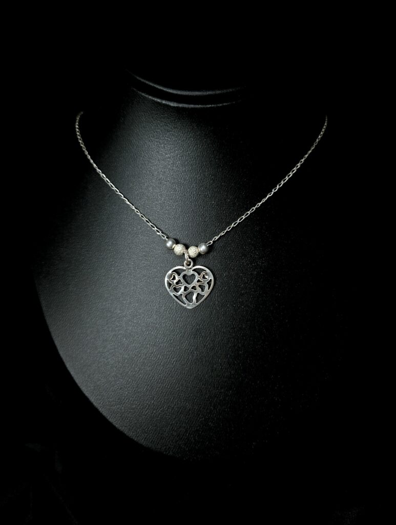 STERLING SILVER HEARTS PENDANT NECKLACE