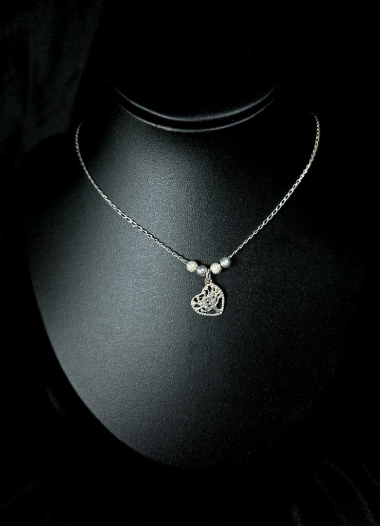STERLING SILVER HEARTS PENDANT NECKLACE