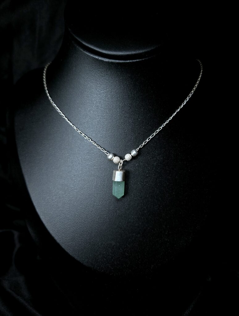 STERLING SILVER NATURAL QUARTZ NECKLACE