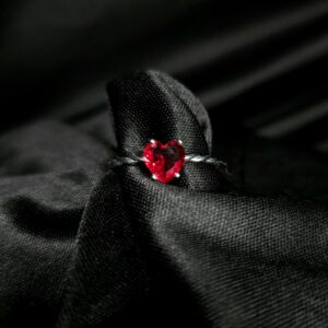 STERLING SILVER RED STONE RING 925