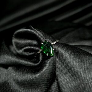 STERLING SILVER GREEN STONE RING